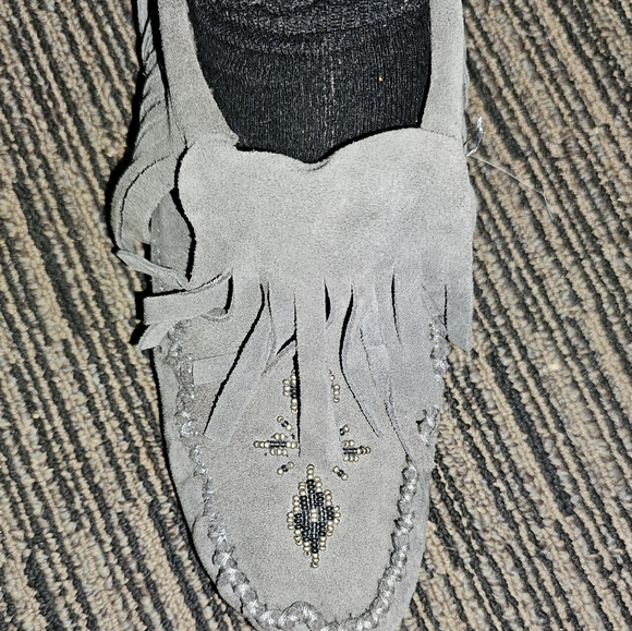 Manitobah Mukluks moccasin boot - Picture 2 of 2